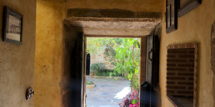 Puerta al Patio